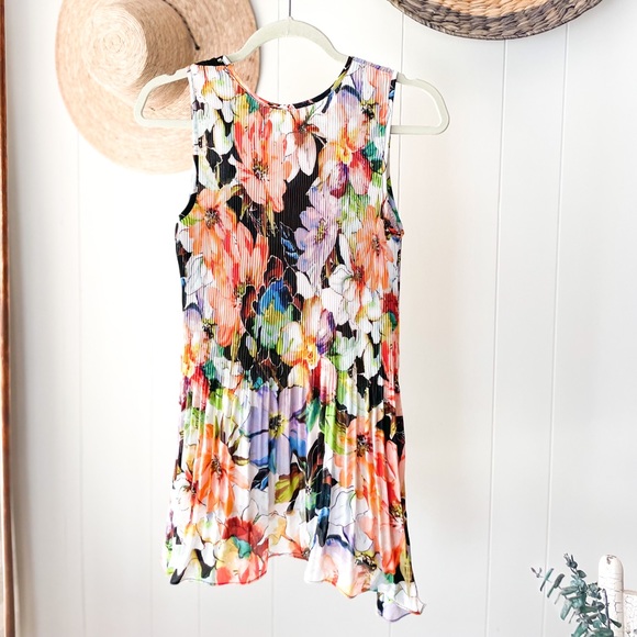 SOLD✨ Georgette Sleeveless Tunic From Spense - Picture 5 of 6